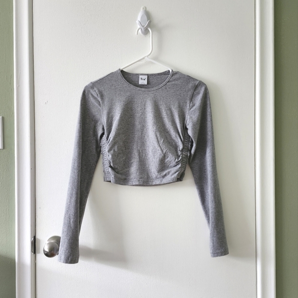 Aritzia TNA Chill Malibu Cropped Long Sleeve in Gray - Picture 1 of 7